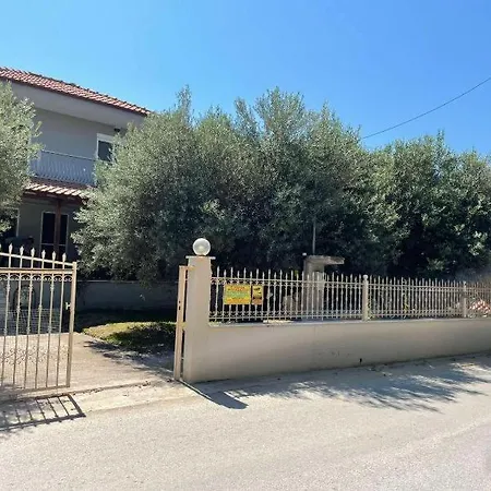 Casa de Férias Betty's Seaside Olive House Ofrínion
