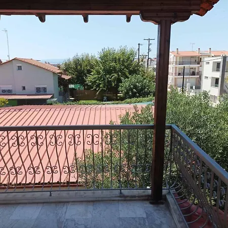 Betty's Seaside Olive House * Ofrínion